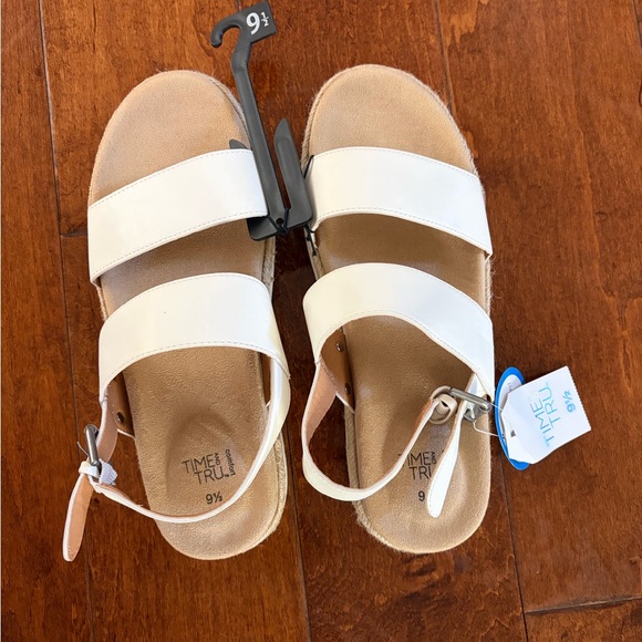 ❤️Time and Tru White Platform Espadrille Sandals New size 9.5 Comfort Flatform - Picture 3 of 10